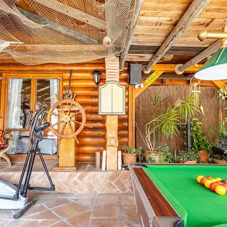 Luxurious Private Pool Hottub & Fireplace Vakantiehuis