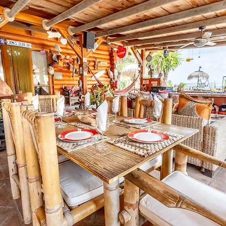 Luxurious Private Pool Hottub & Fireplace Vakantiehuis